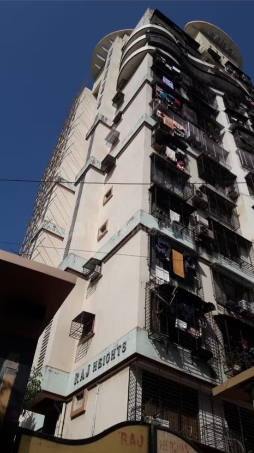 3 BHK + Pooja Room Apartment For Sale in Raj Heights Kandivali Kan