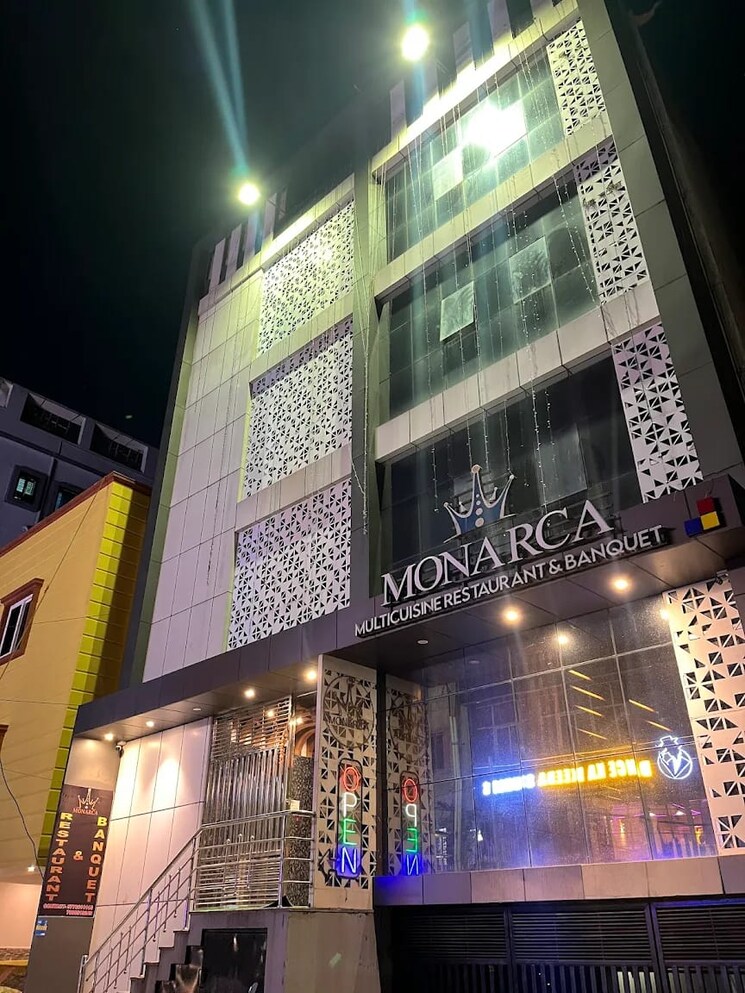 Exterior View, district center Commercial Showroom 15000 Sq.Ft. In District Center Bhubaneswar 9557279