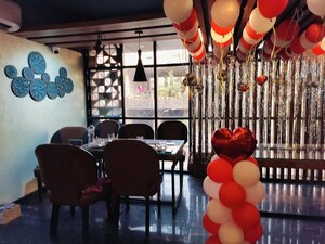 Gym in  Showroom at District Center – for Sale