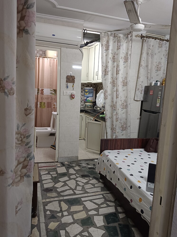Room, lajpat nagar 4 1 Bedroom 785 Sq.Ft. Builder Floor In Lajpat Nagar 4 Delhi 9557323
