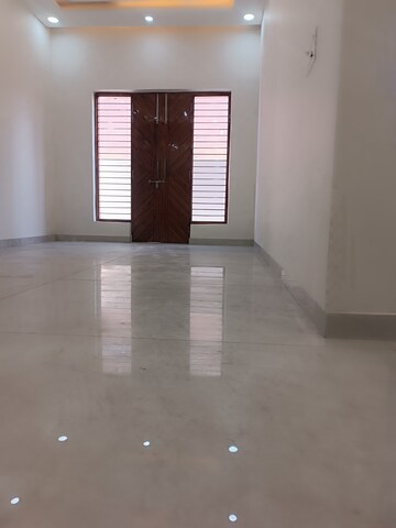 Room in 4 BHK Villa at Modipuram – for Sale