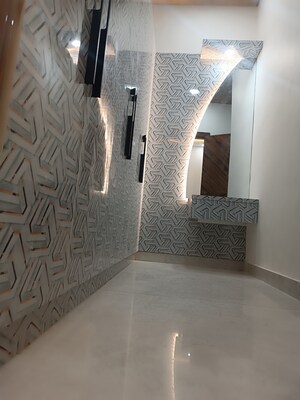 Bathroom in 4 BHK Villa at Modipuram – for Sale