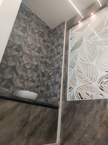 Bathroom in 4 BHK Villa at Modipuram – for Sale