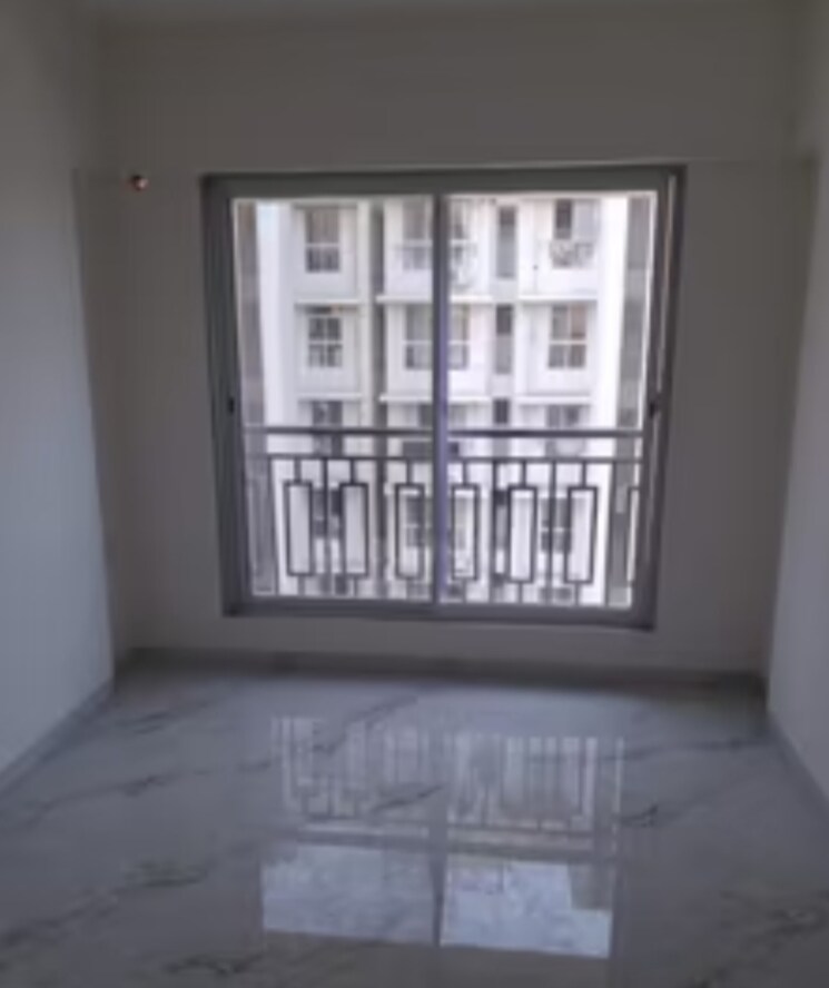 Room, kandivali west 4 Bedroom 1450 Sq.Ft. Apartment In Kandivali West Mumbai 9557463