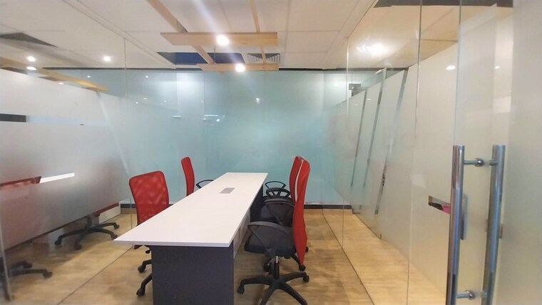 Team Area, fergusson college road Commercial Office Space 3300 Sq.Ft. In Fergusson College Road Pune 9557454