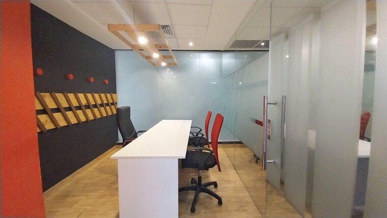 Team Area, fergusson college road Commercial Office Space 3300 Sq.Ft. In Fergusson College Road Pune 9557454