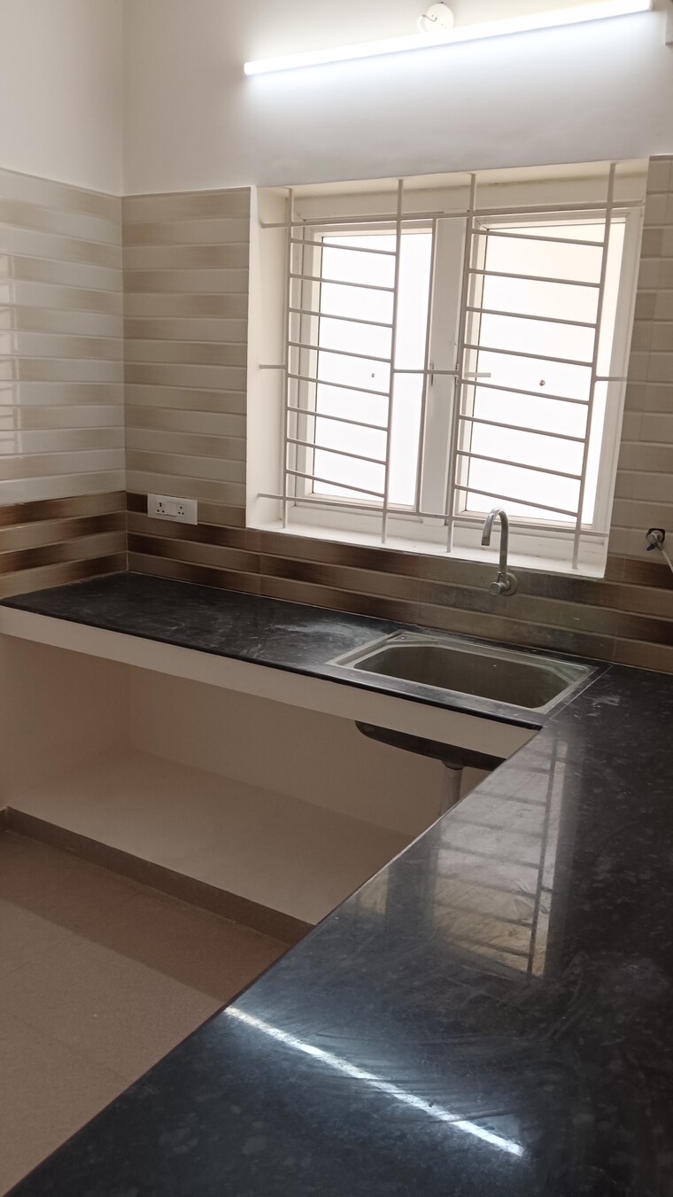 Kitchen, bptp-district-phase-2 3 Bedroom 150 Sq.Yd. Builder Floor In Sector 84 Faridabad 9244180