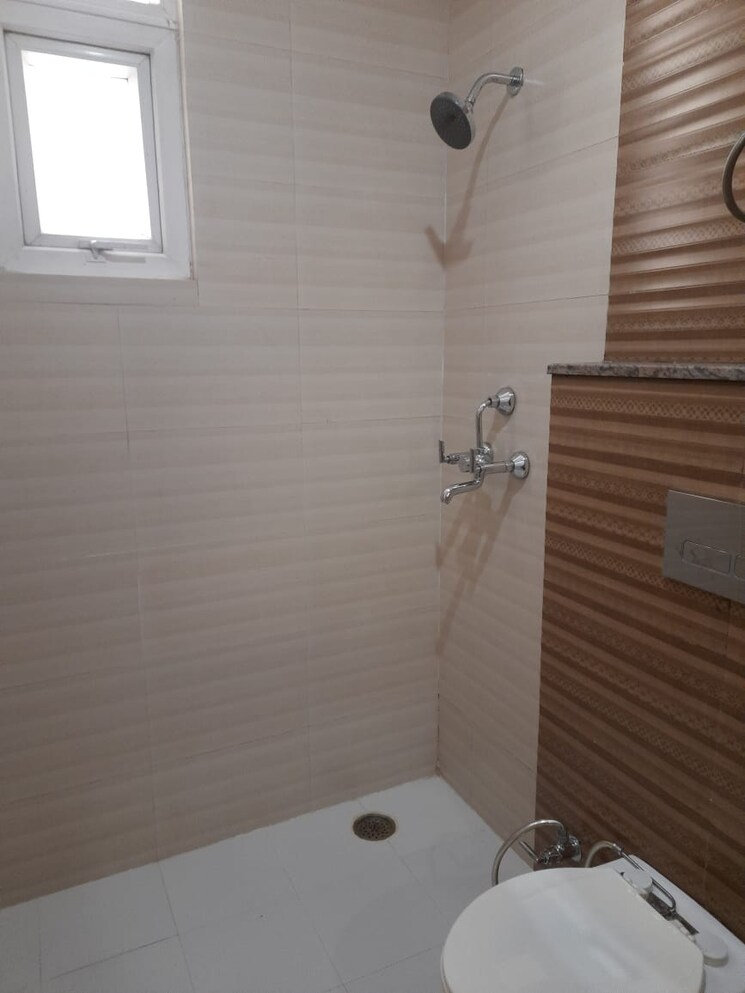 Bathroom, patiala road 3 Bedroom 1450 Sq.Ft. Apartment In Patiala Road Zirakpur 9557459