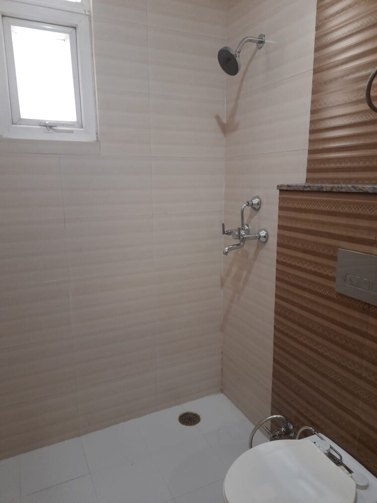 Bathroom, patiala road 3 Bedroom 1450 Sq.Ft. Apartment In Patiala Road Zirakpur 9557459