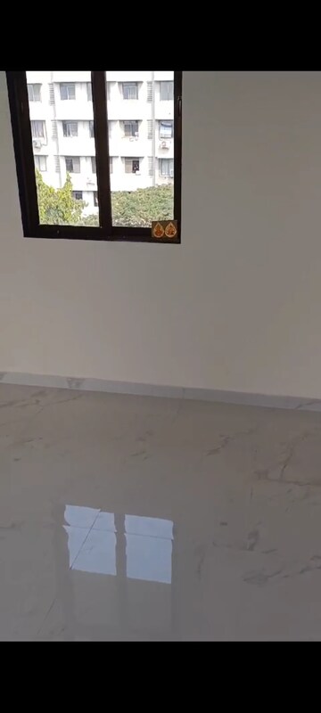 Room in 1 BHK Apartment at Sudarsan Panchsheel, Andheri East – for Sale