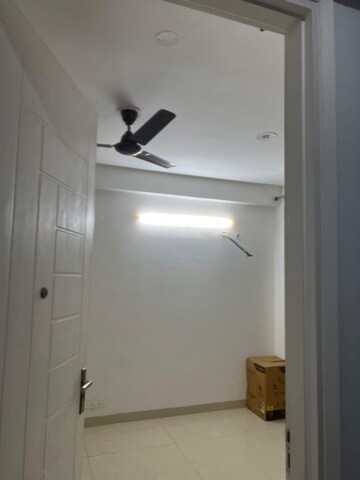 Bathroom in 3 BHK Apartment at Maxxus Elanza, International Airport Road – for Rent