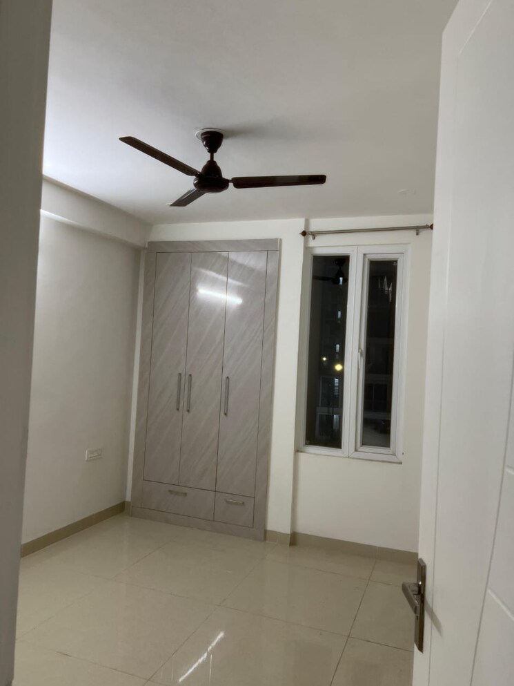 Room, maxxus-elanza 3 Bedroom 1800 Sq.Ft. Apartment In International Airport Road Zirakpur 9557478