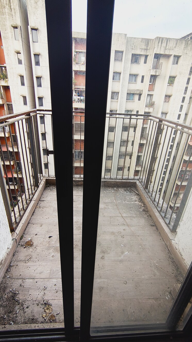 Exterior View, lodha-palava-city-lakeshore-greens 1 Bedroom 810 Sq.Ft. Apartment In Dombivli East Thane 9557486