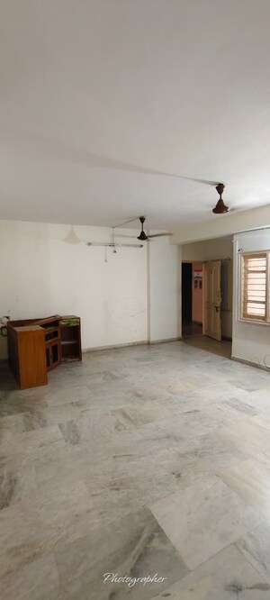 Room in 3 BHK Apartment at Paldi – for Rent