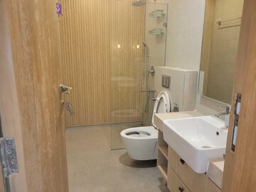 Bathroom in 3 BHK Apartment at Indiabulls Sky Forest, Lower Parel – for Sale