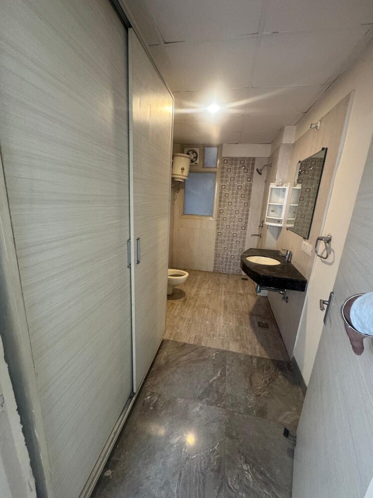 Bathroom, malwa-escon-arena 3 Bedroom 1800 Sq.Ft. Apartment In Lohgarh Zirakpur 9557500