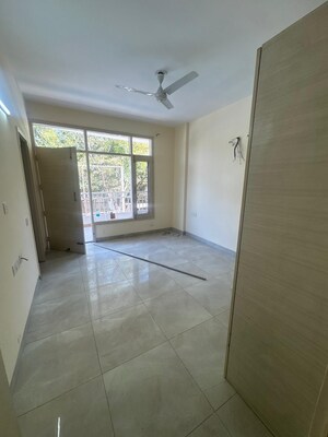 Room in 3 BHK Apartment at Malwa Escon Arena, Lohgarh – for Rent