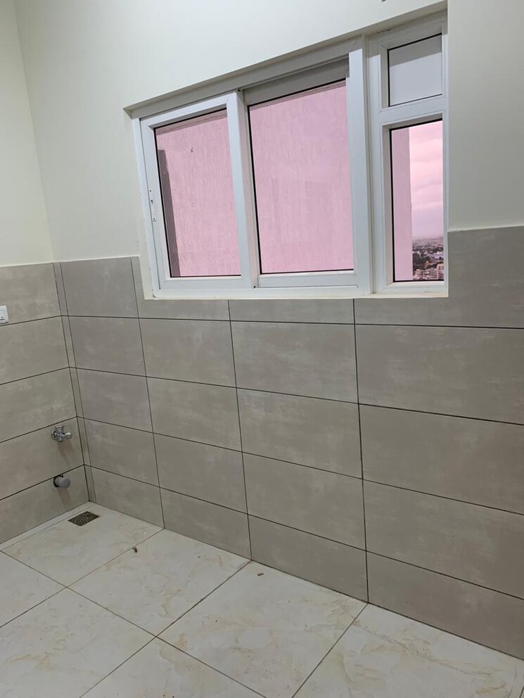 Bathroom, prestige-park-square 3 Bedroom 1771 Sq.Ft. Apartment In Bannerghatta Road Bangalore 9557519