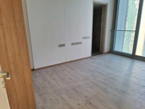 Room in 4 BHK Apartment at Rustomjee Crown, Prabhadevi – for Sale