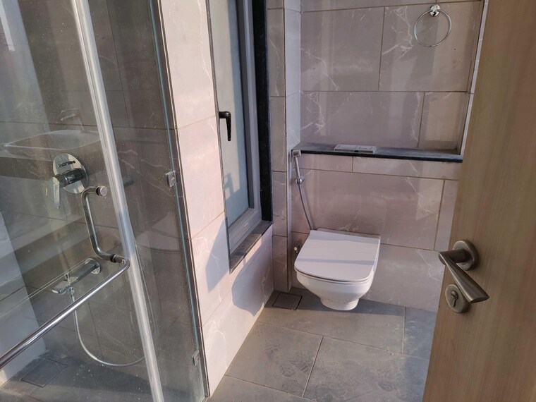 Bathroom, rustomjee-crown 4 Bedroom 2134 Sq.Ft. Apartment In Prabhadevi Mumbai 9557540