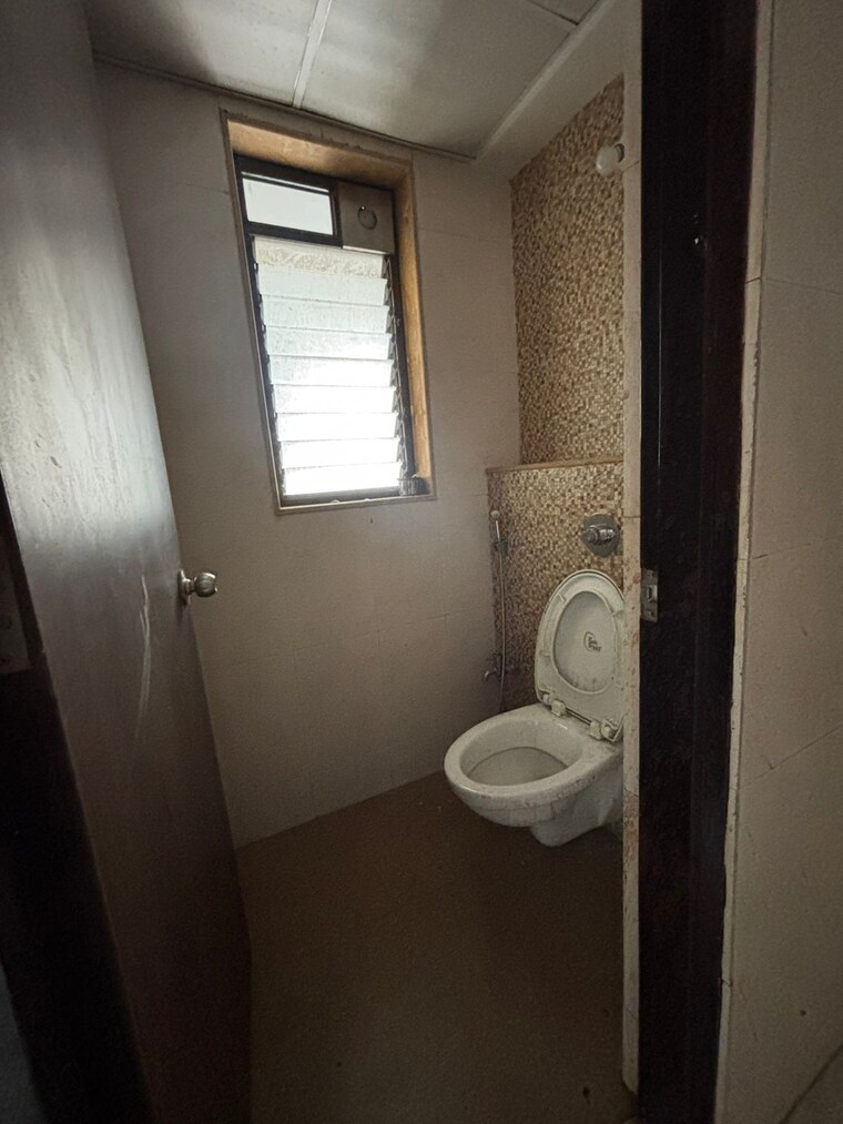 Bathroom, lodha-palava-city-lakeshore-greens 1 Bedroom 720 Sq.Ft. Apartment In Dombivli East Thane 9557425