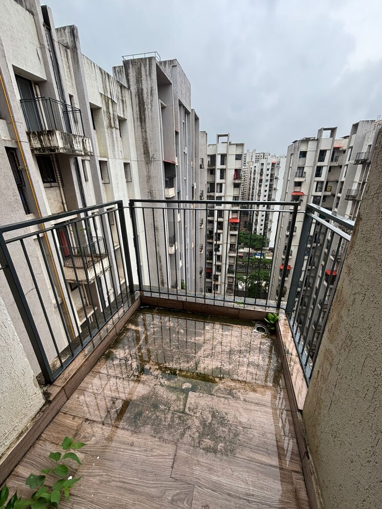 Balcony, lodha-palava-city-lakeshore-greens 1 Bedroom 720 Sq.Ft. Apartment In Dombivli East Thane 9557425