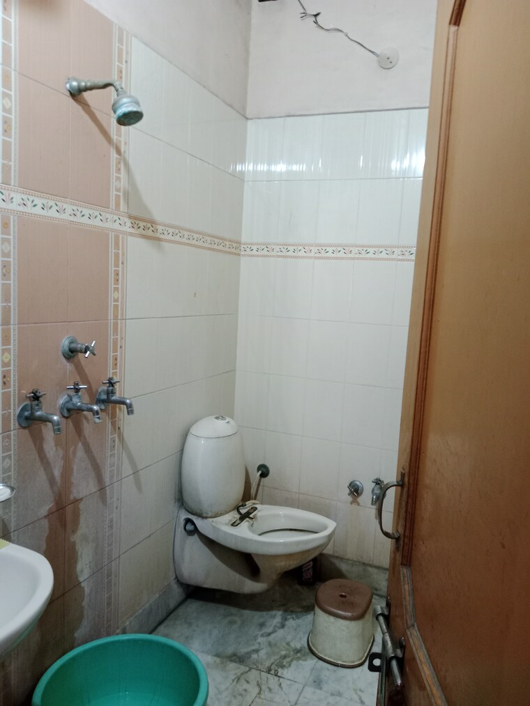 Bathroom, huda 4 Bedroom 1600 Sq.Ft. Independent House In Huda Panipat 9557593