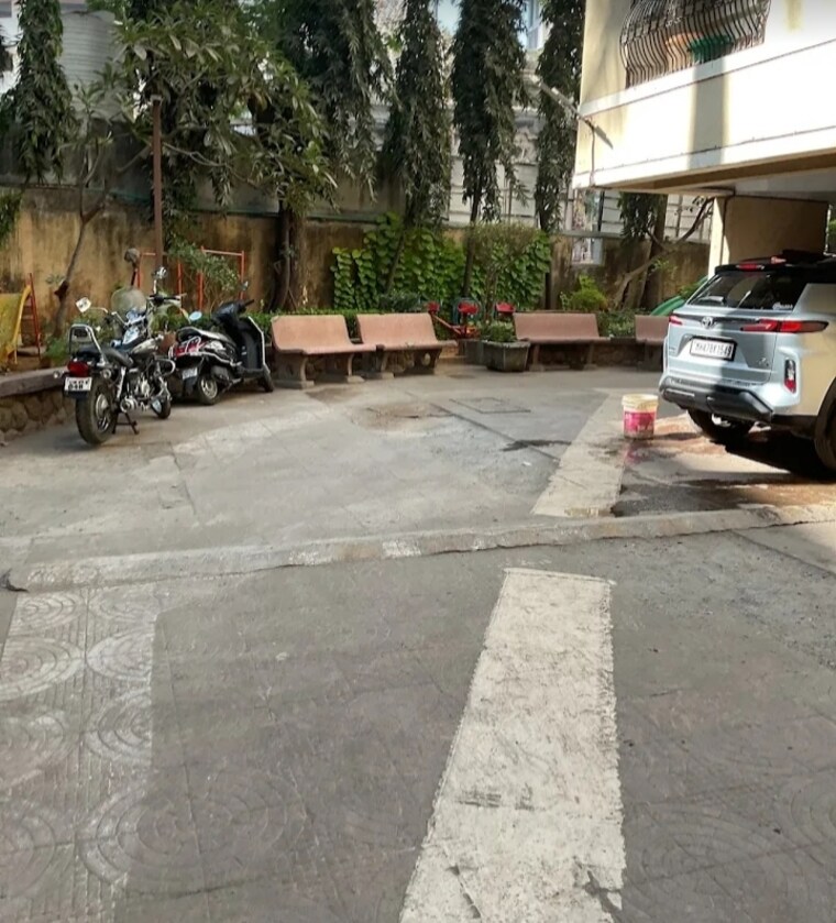 Parking, vrindavan-chs-kandivali-west 3 Bedroom 1200 Sq.Ft. Apartment In Kandivali West Mumbai 9557595