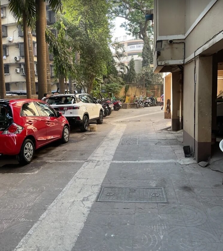  Parking, vrindavan-chs-kandivali-west 3 Bedroom 1200 Sq.Ft. Apartment In Kandivali West Mumbai 9557595