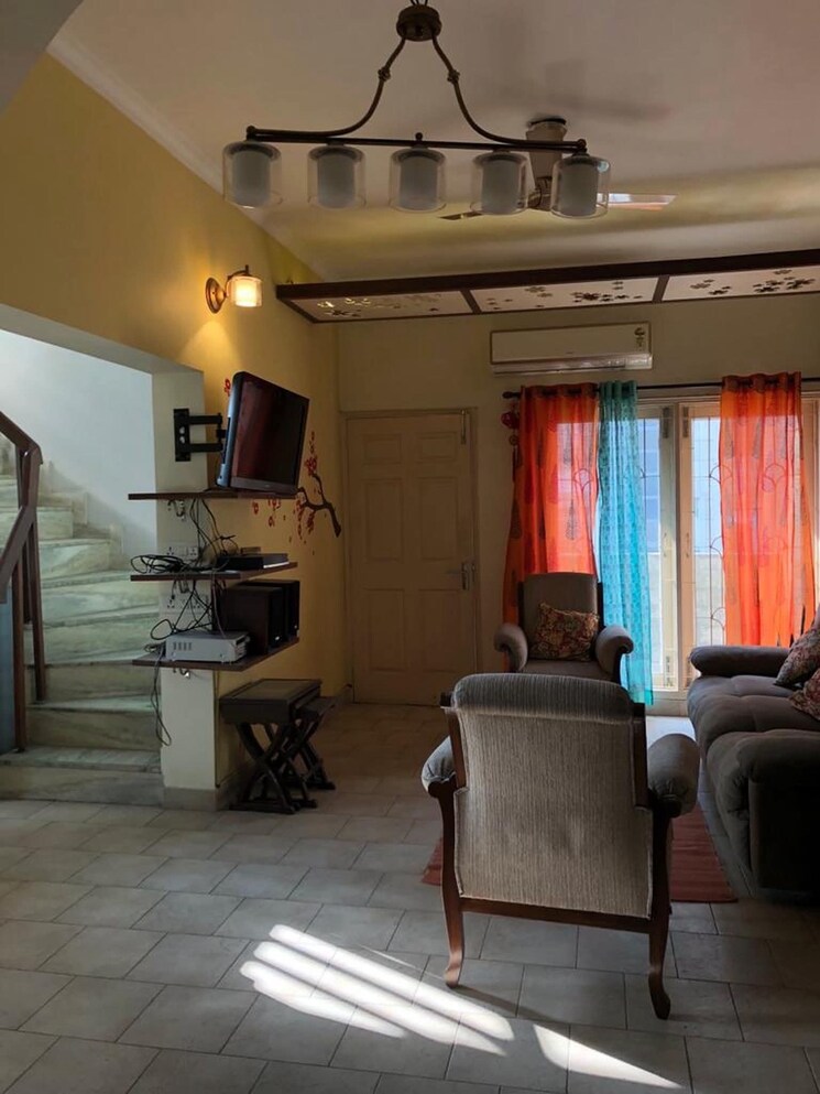 Living Room, panchsheel park 2 Bedroom 850 Sq.Ft. Independent House In Panchsheel Park Delhi 9557599