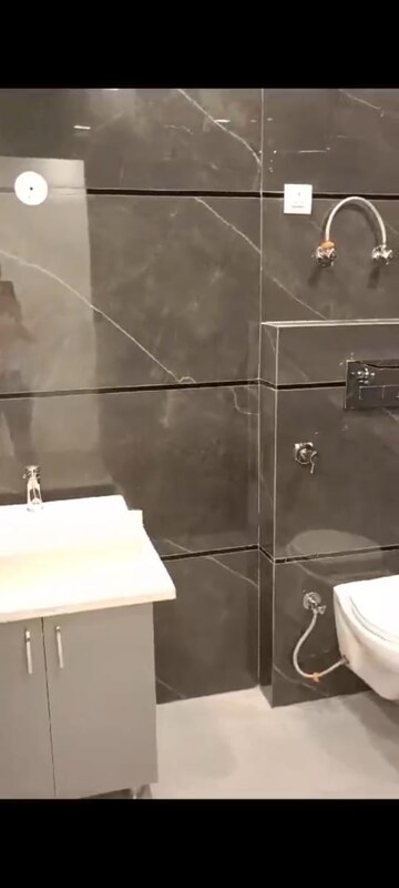 Furnished Amenities in 3 BHK Builder Floor at BP Homes, Sector 85 – for Sale