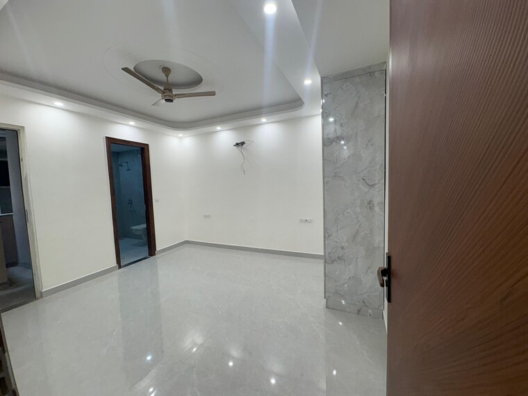 Bathroom, sector 81 3 Bedroom 1400 Sq.Ft. Builder Floor In Sector 81 Faridabad 9557650