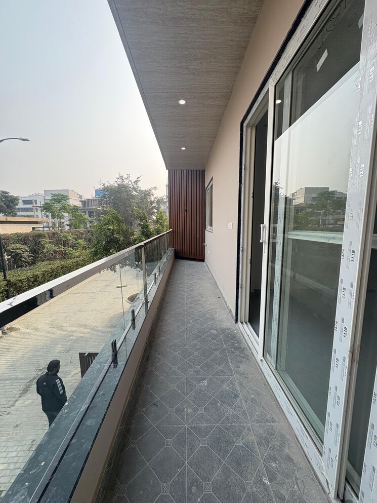 Balcony, sector 81 3 Bedroom 1400 Sq.Ft. Builder Floor In Sector 81 Faridabad 9557650