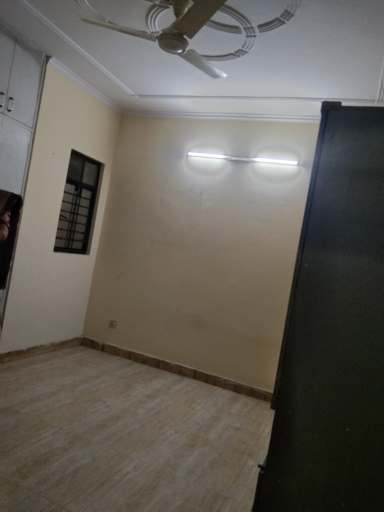 Room, rajpur khurd extension 1.5 Bedroom 500 Sq.Ft. Builder Floor In Rajpur Khurd Extension Delhi 9557635
