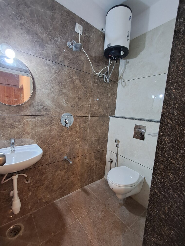 Bathroom, koramangala 1 Bedroom 500 Sq.Ft. Builder Floor In Koramangala Bangalore 9557649