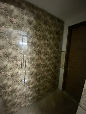 Furnished Amenities in 3 BHK Builder Floor at Kishangarh – for Sale