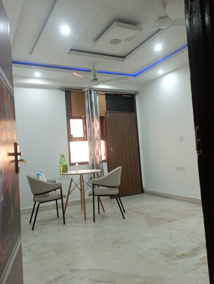 Gym, saket 3 Bedroom 1200 Sq.Ft. Builder Floor In Saket Delhi 9557743