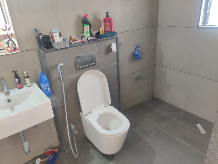 Bathroom, rohan-madhuban 2 Bedroom 1000 Sq.Ft. Apartment In Bavdhan Pune 9557733