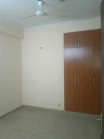 Room in 2 BHK Apartment at Supertech Ecovillage II, Sector 16b Greater Noida – for Rent