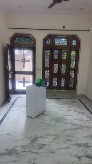 Room in 2 BHK Builder Floor at Palam Vihar Residents Association, Palam Vihar – for Rent