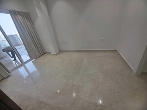 Room in 3 BHK Apartment at Indiabulls Sky Forest, Lower Parel – for Sale