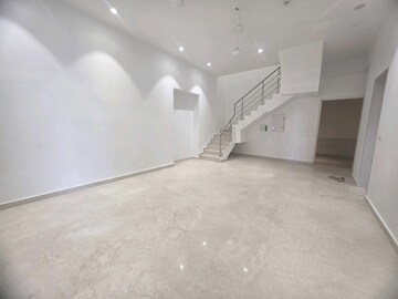 Room in 3 BHK Apartment at Indiabulls Sky Forest, Lower Parel – for Sale