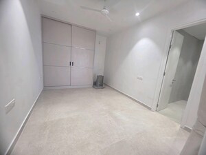 Room in 3 BHK Apartment at Indiabulls Sky Forest, Lower Parel – for Sale