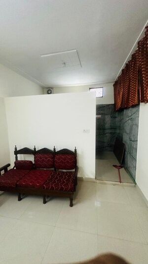 2 BHK Builder Floor For Rent in Saket