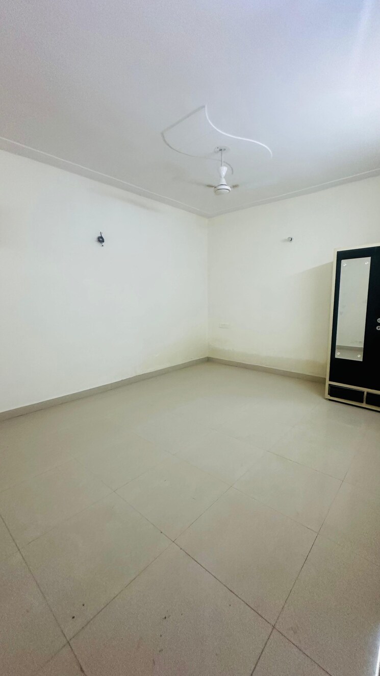 Room, saket 2 Bedroom 850 Sq.Ft. Builder Floor In Saket Delhi 9557768