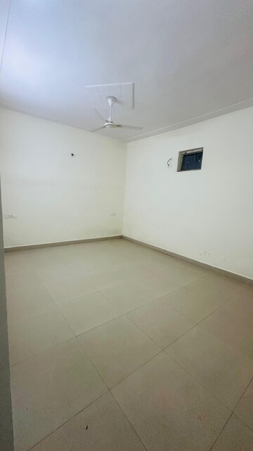 Room in 2 BHK Builder Floor at Saket – for Rent