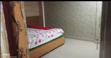 Bedroom in 1 BHK Apartment at Husainganj – for Rent