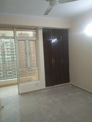 Room in 2 BHK Apartment at Supertech Ecovillage II, Sector 16b Greater Noida – for Rent