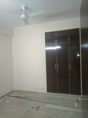 Room in 2 BHK Apartment at Supertech Ecovillage II, Sector 16b Greater Noida – for Rent