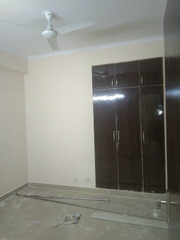 Room in 2 BHK Apartment at Supertech Ecovillage II, Sector 16b Greater Noida – for Rent